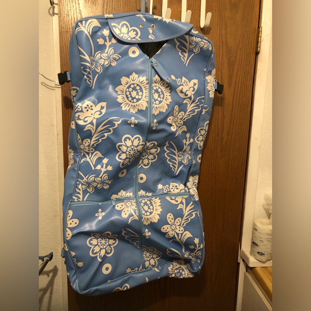 Rare! Roxy Wardrobe Travel Bag- 97A $300 or $265 w/offer